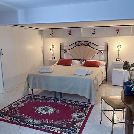 Beb Boreale Hotel Наполи Екстериор снимка