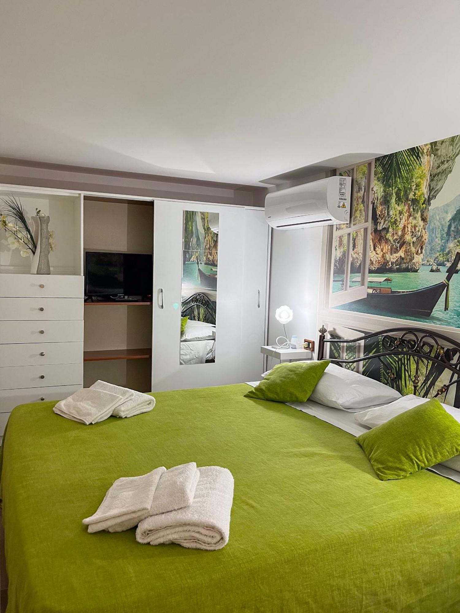 Beb Boreale Hotel Наполи Екстериор снимка